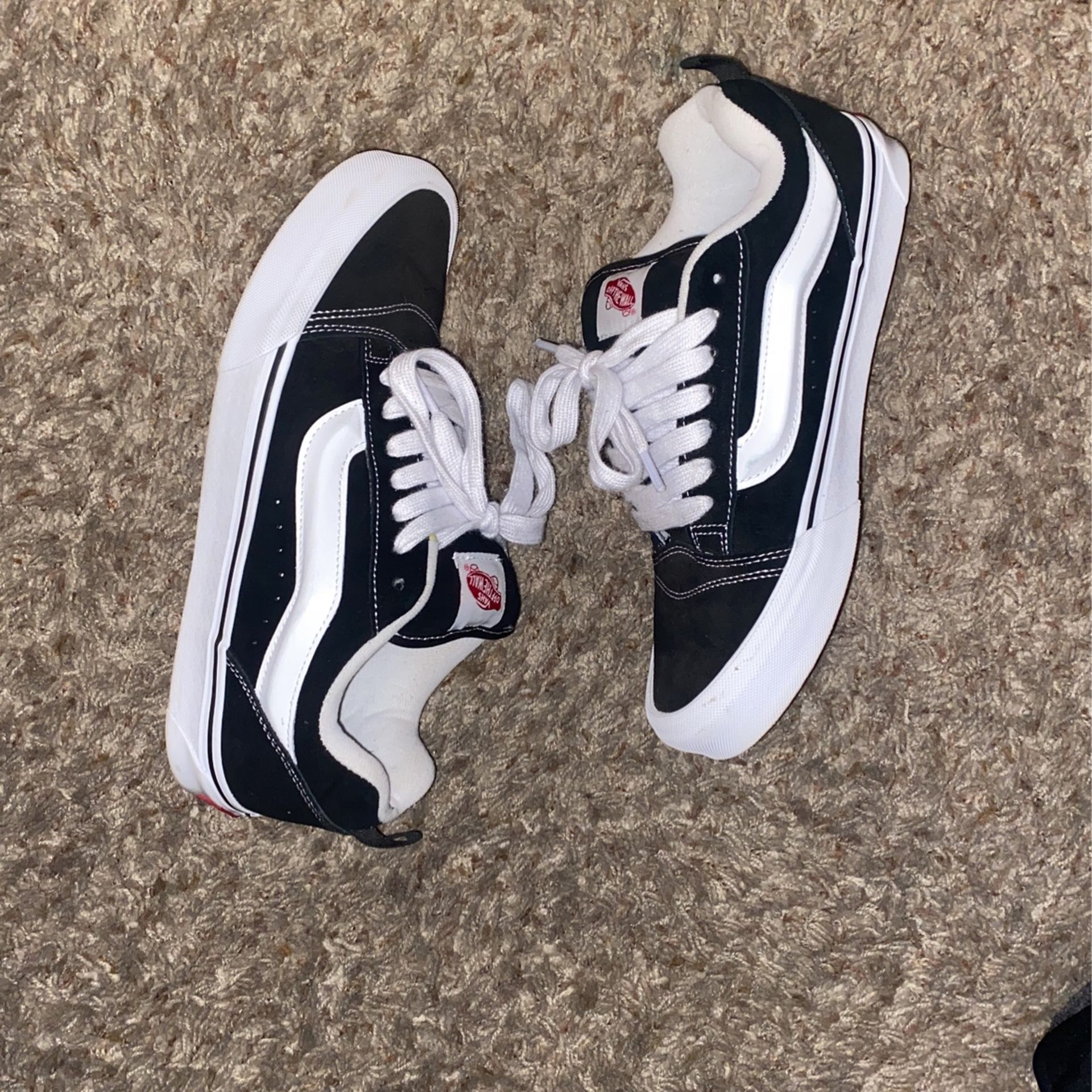 VANS KNU SCHOOL BLACK/WHITE SHOES