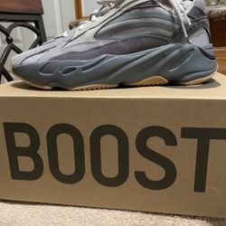 Yeezy 700