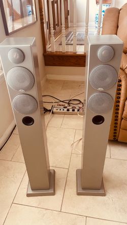 Silver Monitor Audio Radius 270