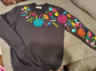 Mexican Embroidered Crewneck Size M