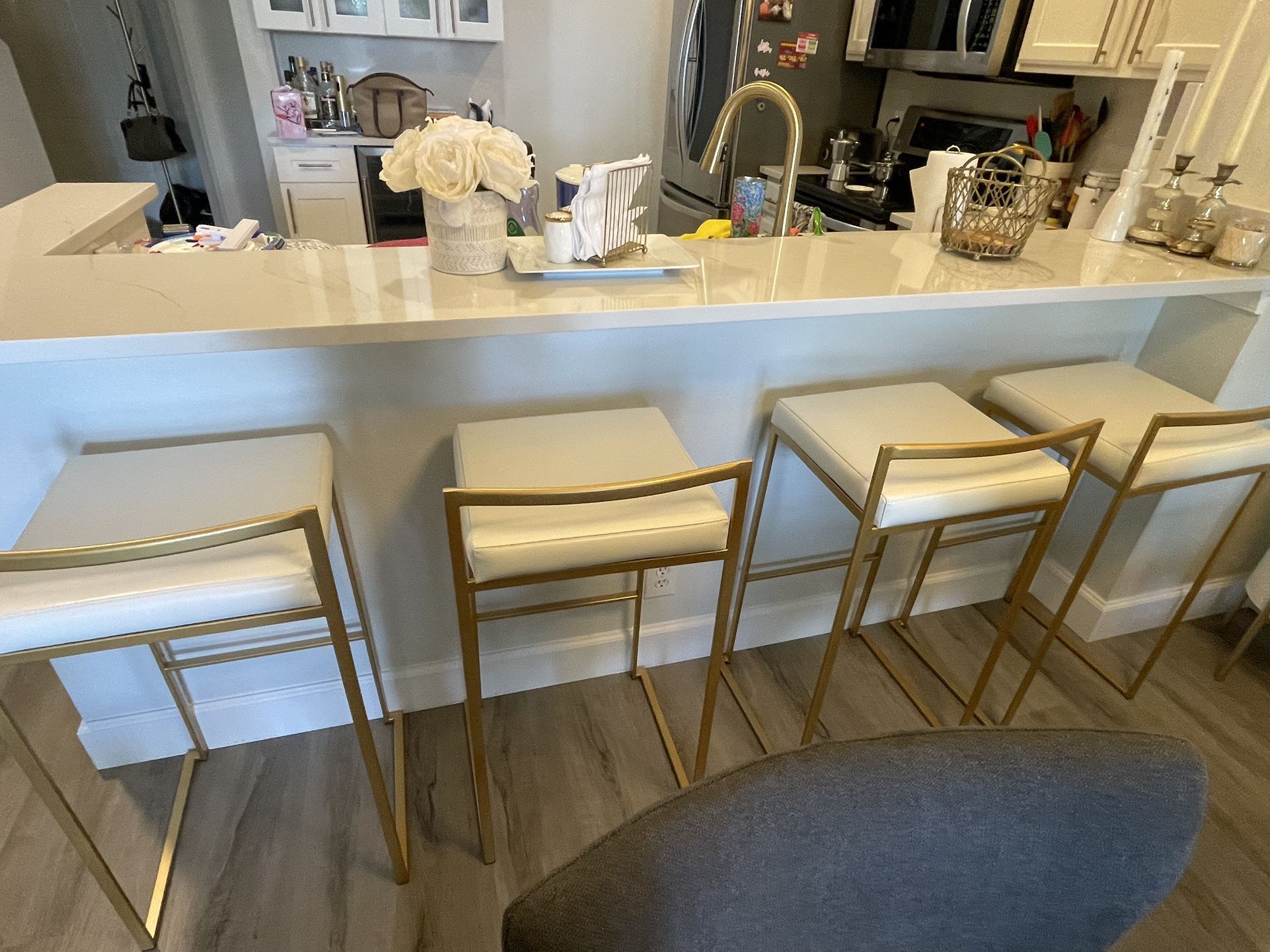 Set of 4 White And Gold Bar Stools 