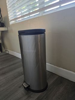 Trash can