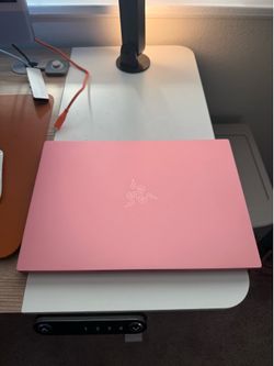 Pink razor laptop