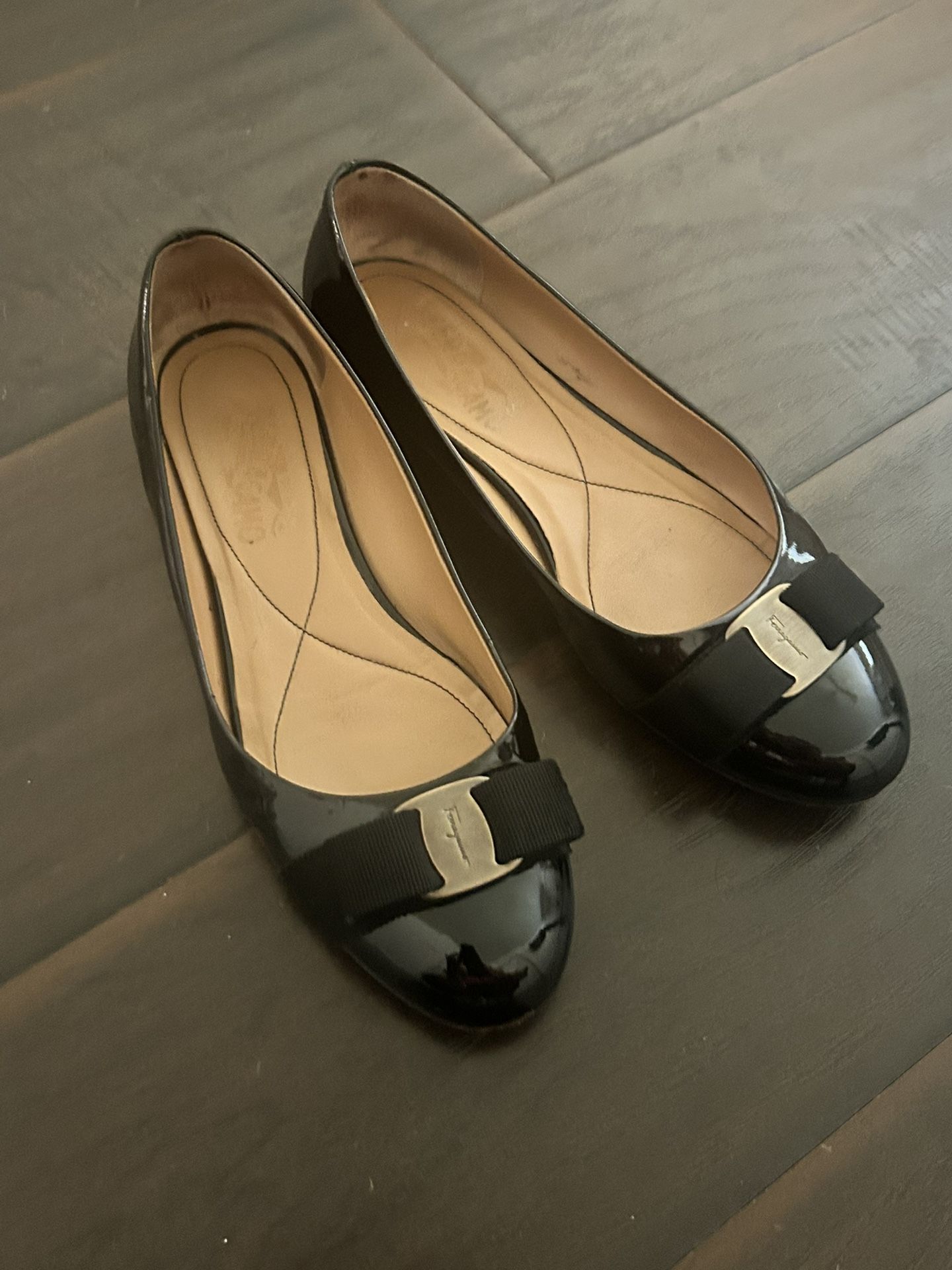 Authentic Ferragamo Varina Patent Leather Flat