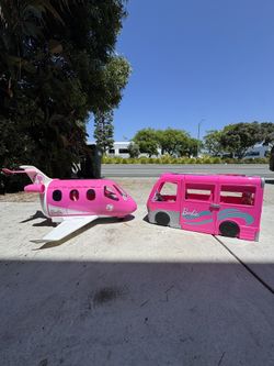 Barbie Tráiler And Airplane
