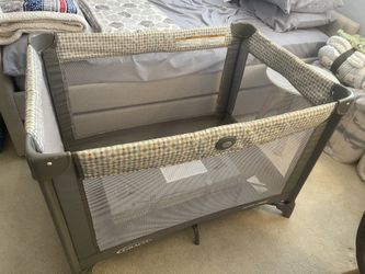 *EXCELLENT CONDITON* Graco Pack & Play
