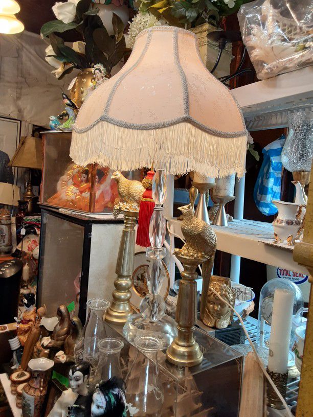  VERY BEAUTIFUL 35INCHES CRYSTAL LAMP WITH TALL GOLD BIRD'S  