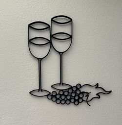 Wrought Iron Wine & Grapes Decor