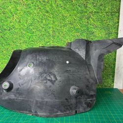 05-11 MERCEDES R171 SLK350 Front Left Rearward Inner Fender Liner Splash Shield