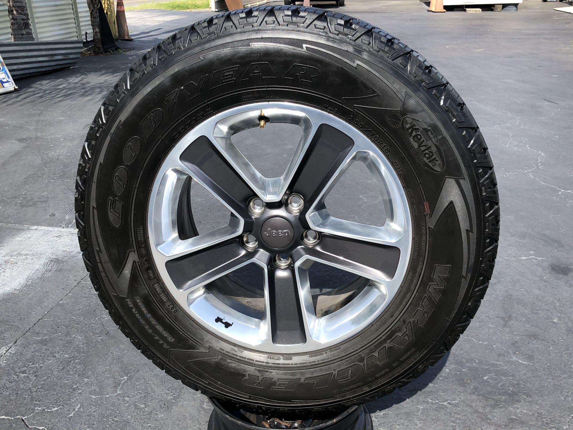 2020 Jeep rims with tires
