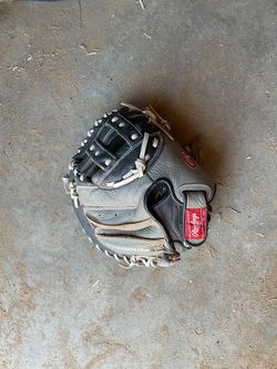 Lightly used Rawling catchers glove