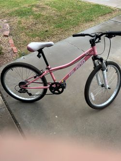 Hiland "Climber" (or Climber 2.0) 24-inch Kids Mountain Bike in pink.