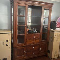 China Cabinet / Chinero 