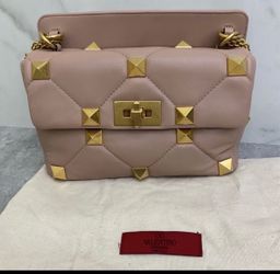 Brand New Valentino Garavani Medium Roman Stud The Shoulder Bag in Nappa with Chain, Rose Cannelle