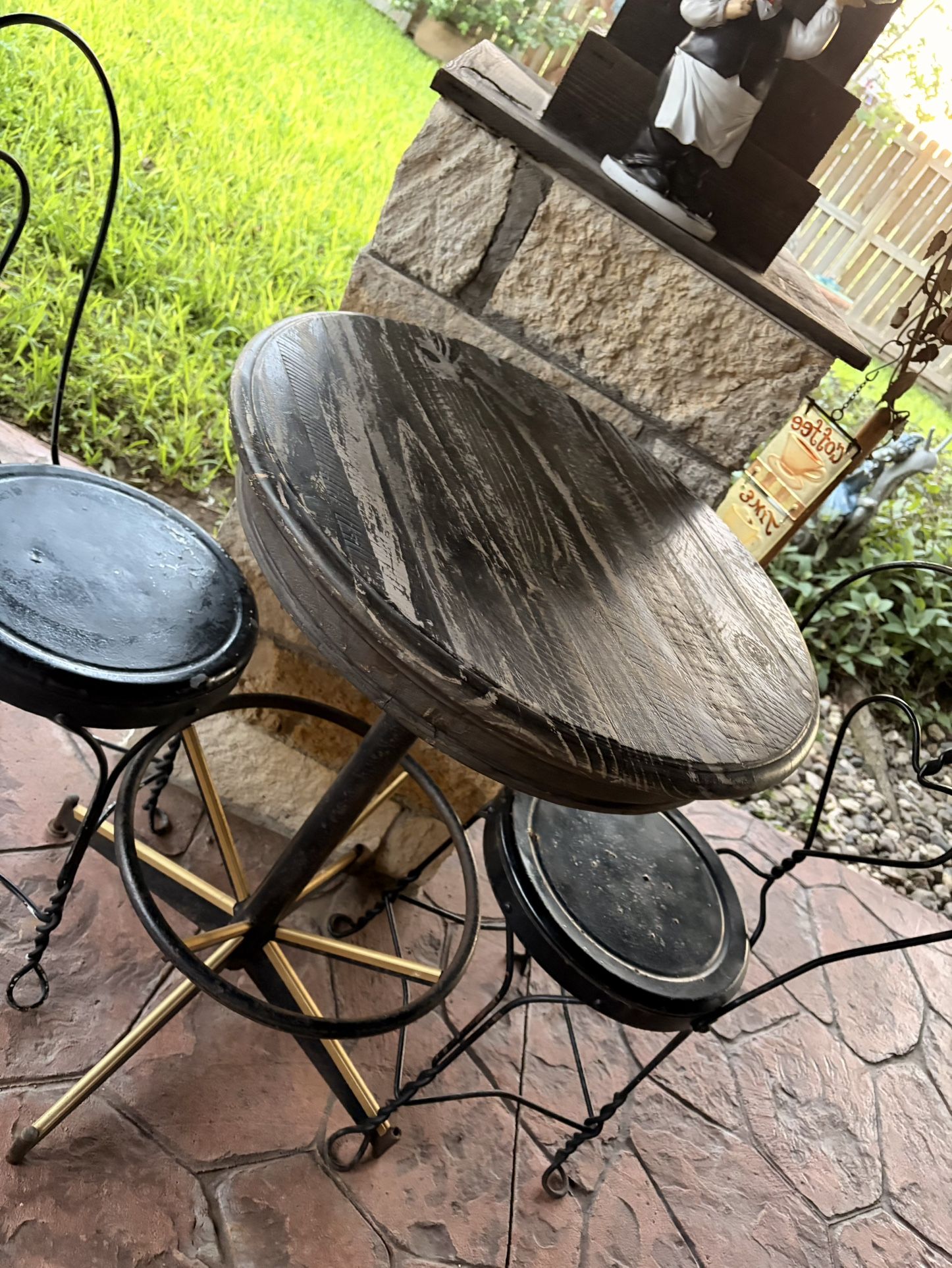 Vintage Rustic Bistro w/2 vintage Wire Frame Ice Cream Cafe Chairs