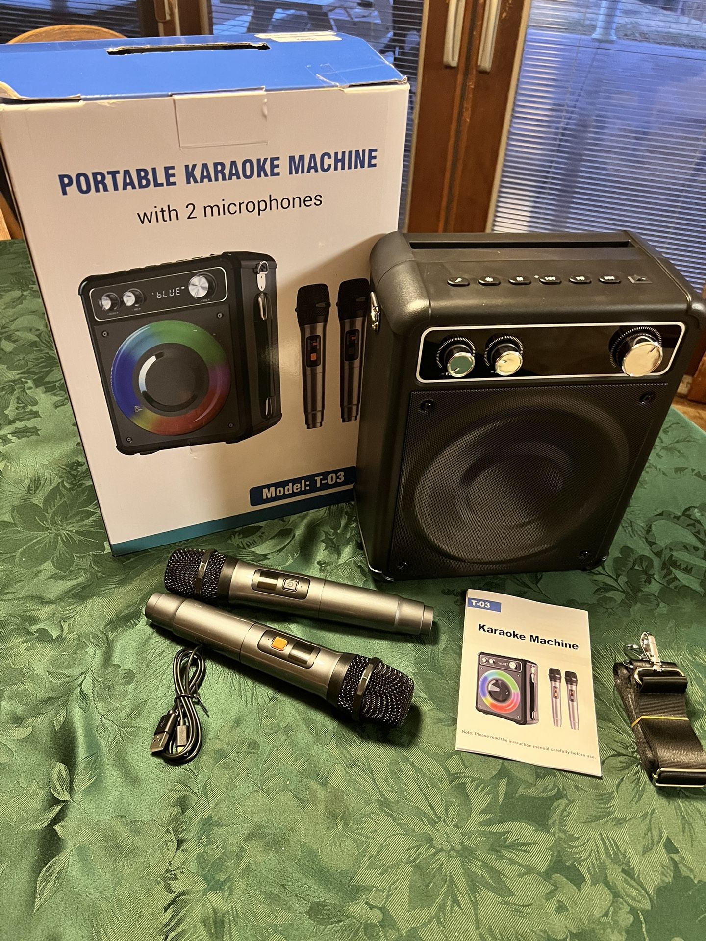 Wireless karaoke machine