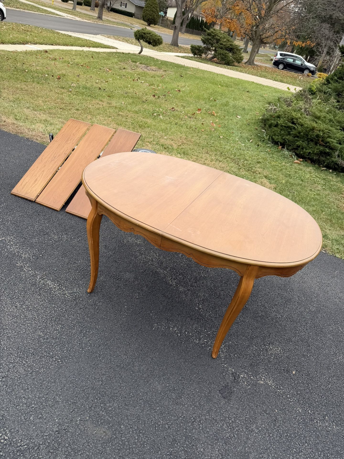Wooden Dining Table w/3 leaves