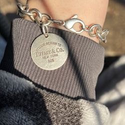 Authentic Tiffany & Co. “Please Return to Tiffany” Sterling Silver 925 Charm Bracelet