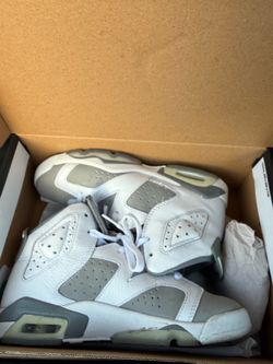 Jordan’s cool grey 4.5Y / 6W