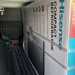 3,3 Cubic Ft Mini Fridge 