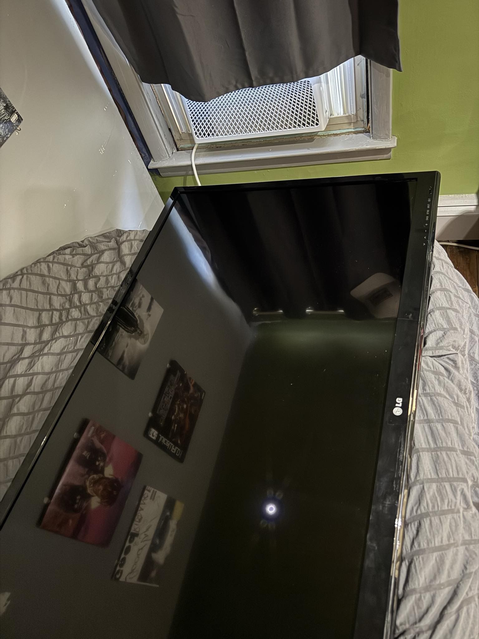 47” LG TV