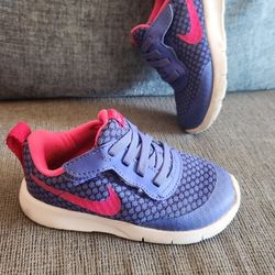 Nike Shoes Size 7 Little Girls 