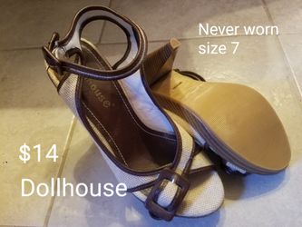 Never Worn - NWT - Dollhouse Wedge