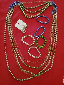Costume pearl set