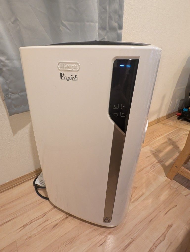 De'Longhi Pinguino 4-in-1: Air Conditioner, Heater, Dehumidifier, and Fan *Like New*