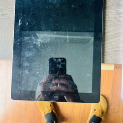 2 BROCKEN IPADS  ONLY FOR PARTS 