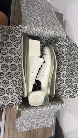 Black and white Alexander McQueen‘s