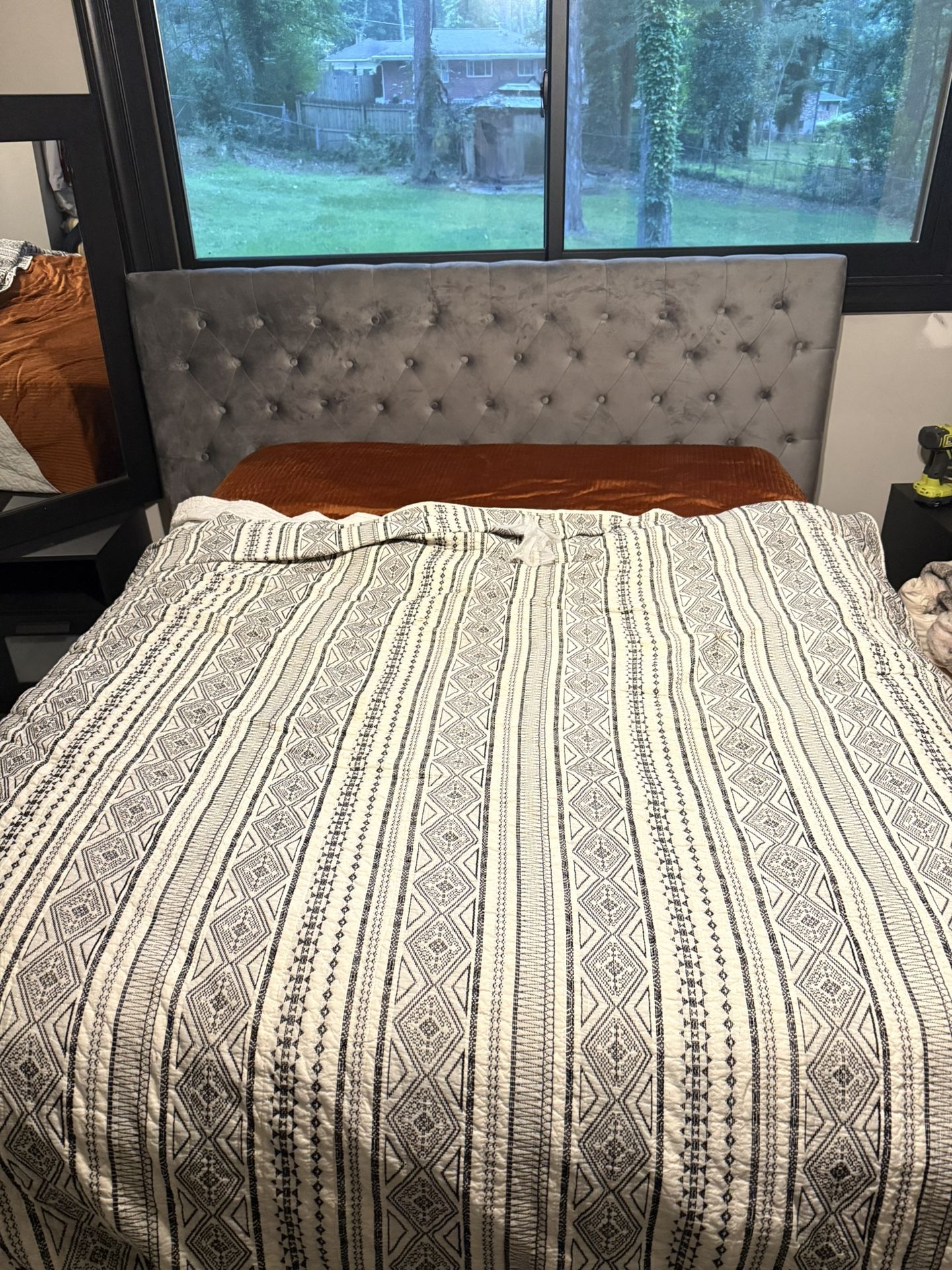 β¨ Queen Size Bed Frame with Storage β Gently Used β $275 OBO β¨