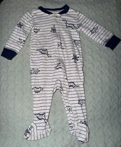 Carter’s 9 month onesie