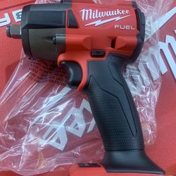 Milwaukee M18 FUEL Gen-2 18V Lithium-Ion Brushless Cordless Mid Torque 3/8 n. Impact Wrench w/Friction Ring (Tool-Only)