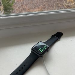 Apple Watch Series 4 (GPS + Cellular) 40mm