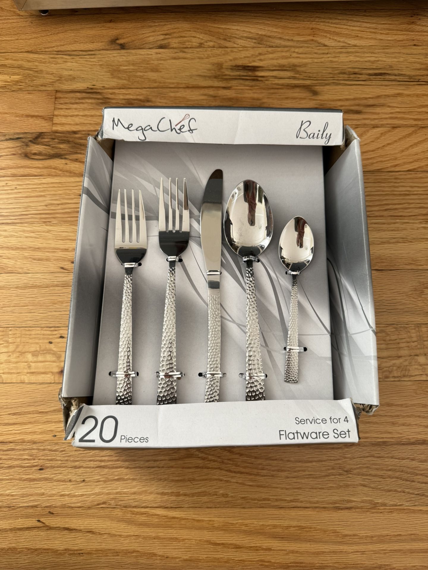20 Piece Silverware Set NEW