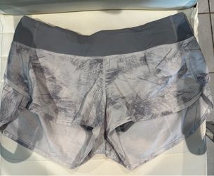 Lululemon size 8