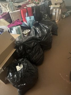 Free Clothes Must Pick Up 