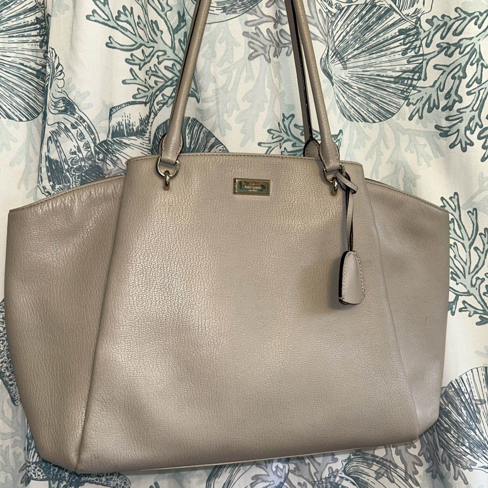 Kate spade Lt Taupe Large Good Condition