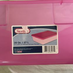 Pink cat litter with scooper