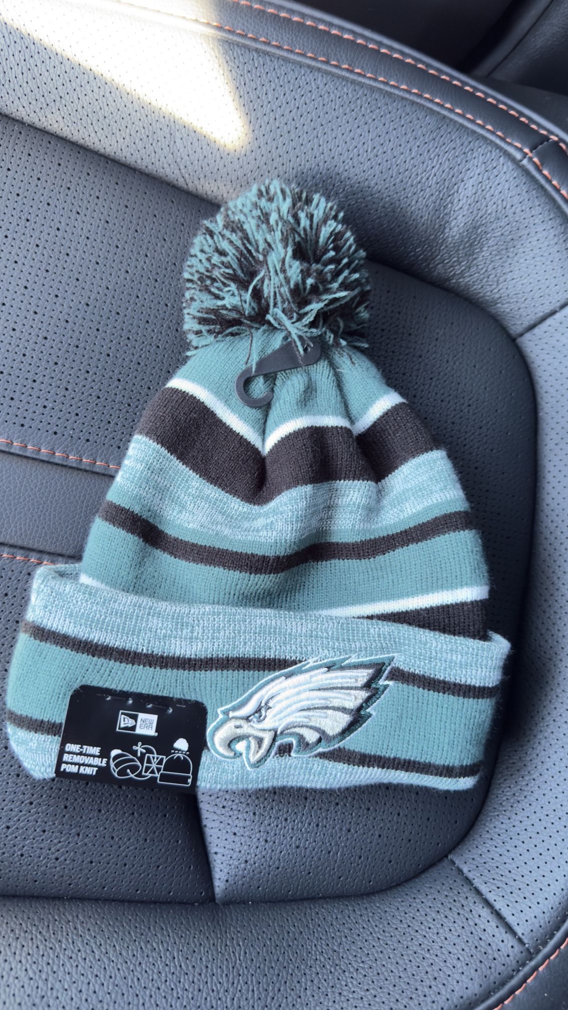 New Era Philadelphia Eagles NFL Knit Beanie Pom Winter Hat SZ OSFM I have 3 of them $30