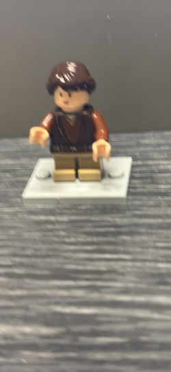 Lego Star Wars - Female Padawan - Small Eyes Minifigure