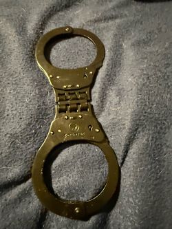 Black Hinged Metal Handcuffs
