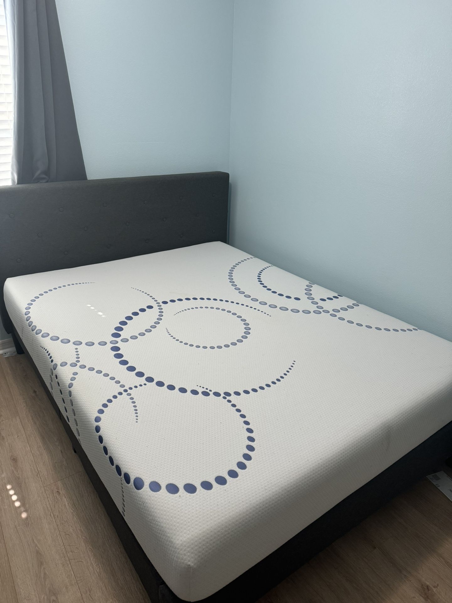 Queen Sized Mattress With Bed Frame