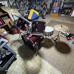 Acoustic Drum Set