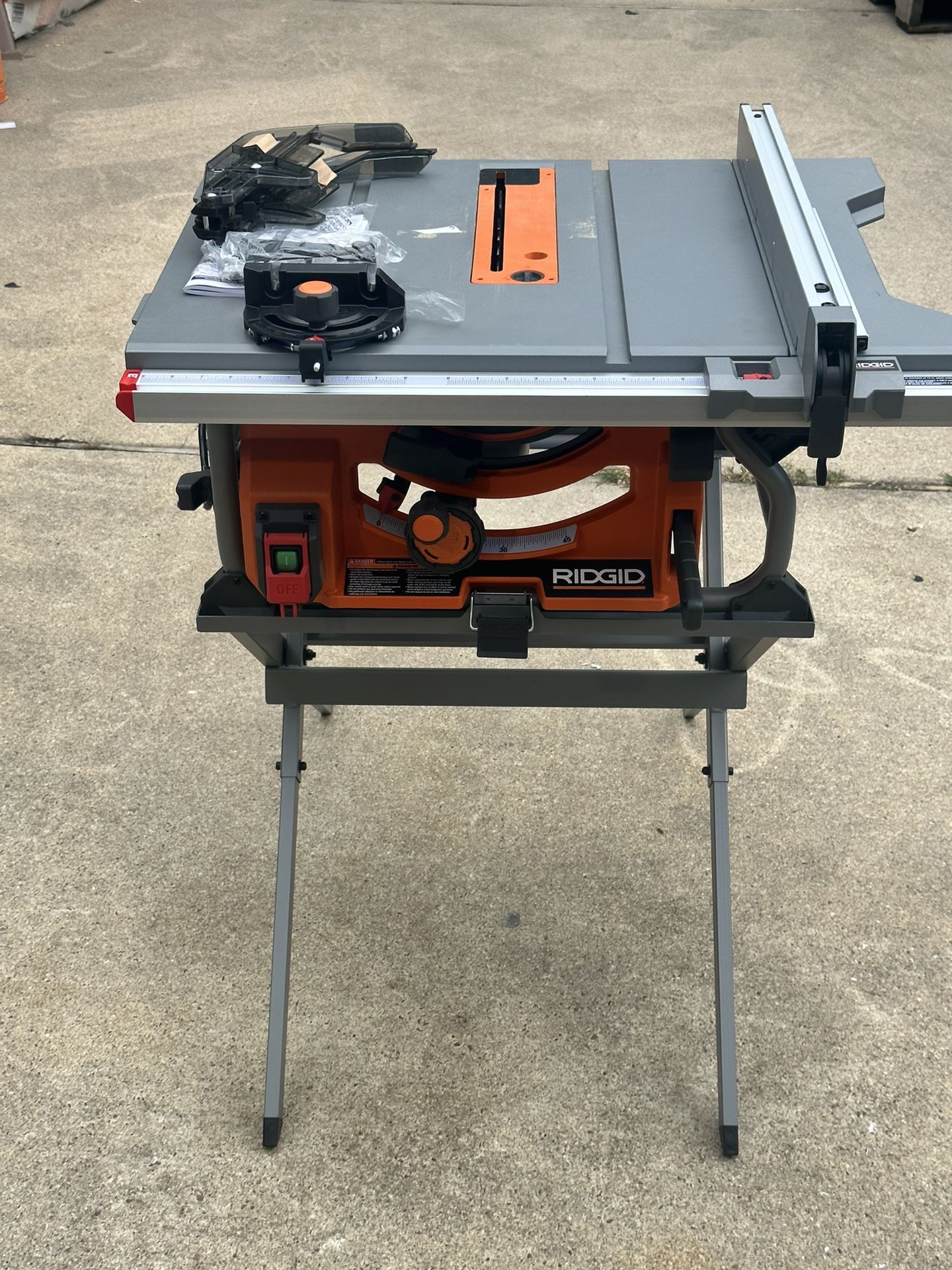 Ridgid 15 Amp 10” Portable Jobsite Table Saw With Folding Stand
