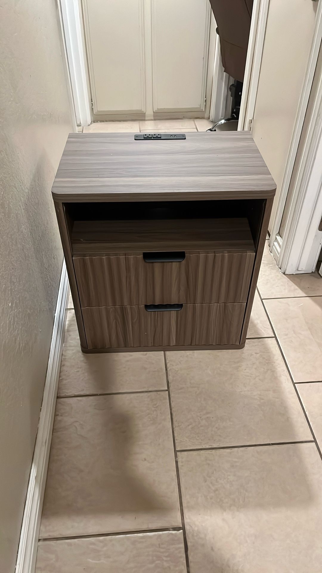 End / Side Table