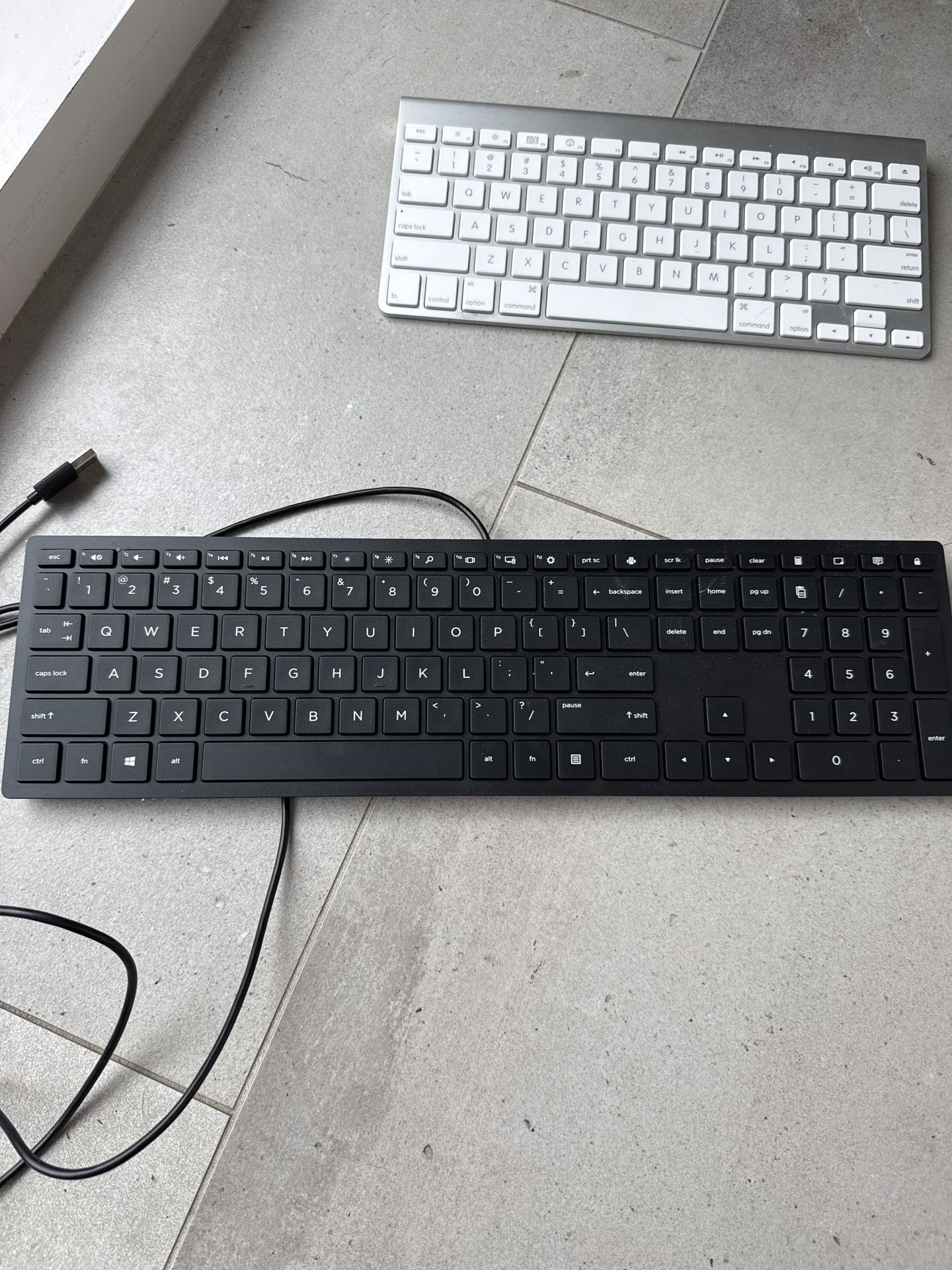 Computer Keyboards Lot – Apple Magic Keyboard, Razer, Bluetooth & Wired