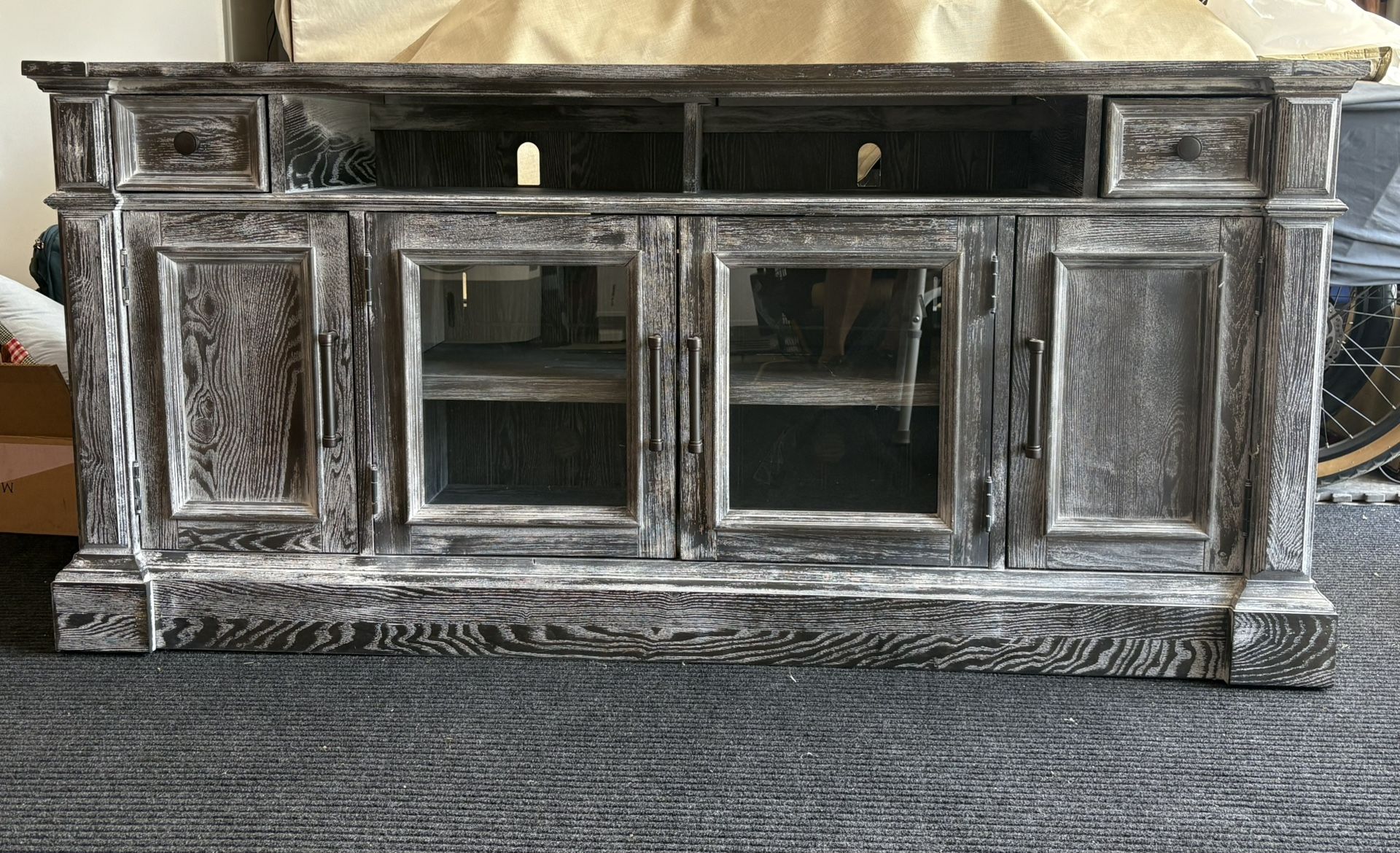 entertainment/TV table