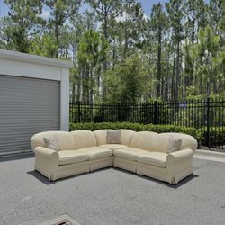 ✨ Cream 3-piece pottery barn sectional CAN DELIVER FOR A FEE 🚚